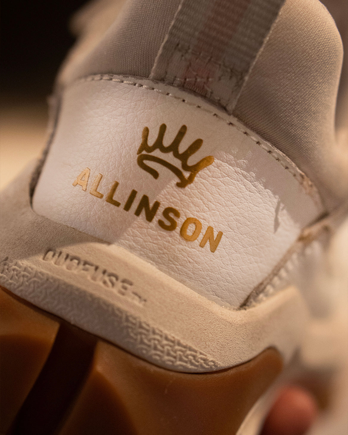 Personalización de zapatillas con nombre en talón